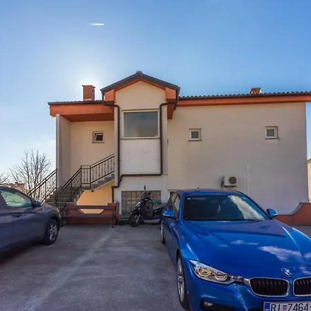 Apartment Beslic *