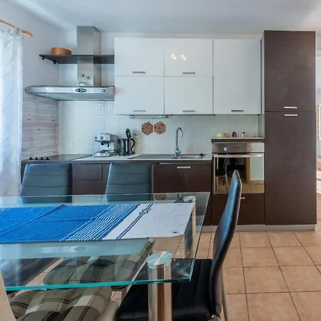 Beslic Apartment *